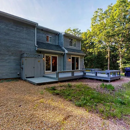 3 Bed 2 Bath Vacation Home In West Tisbury